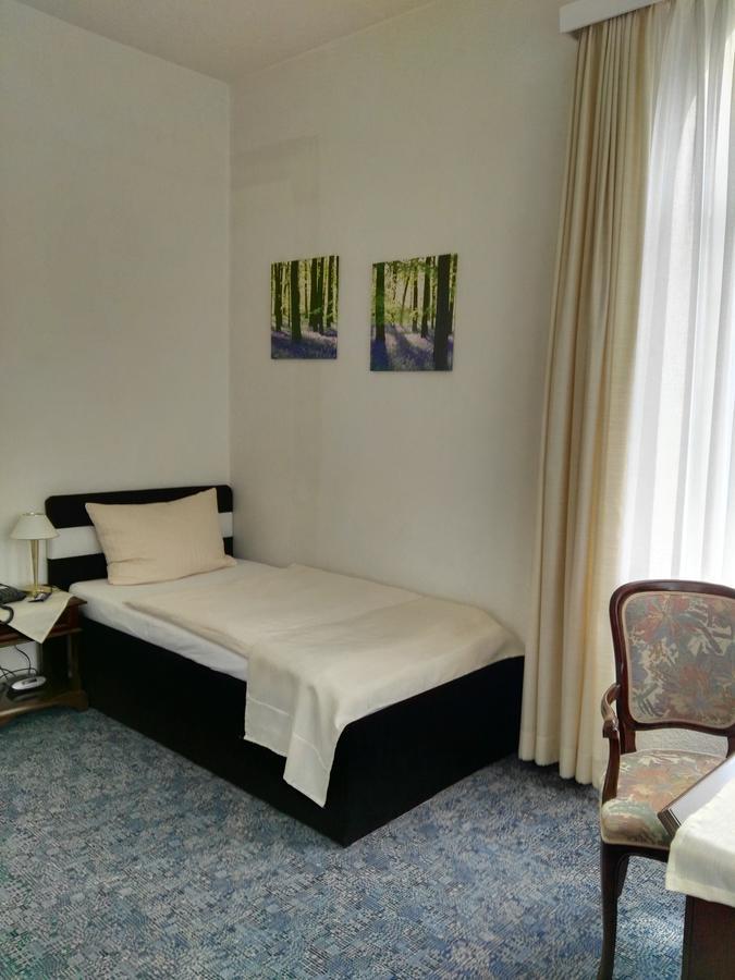 Hotel Carolinenhof Bad Pyrmont Exteriör bild